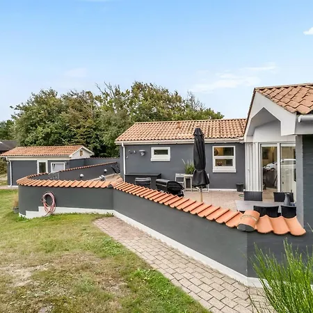 Helemine - 800m From The Sea By Interhome
